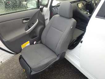 TOYOTA PRIUS 2011 Image 10