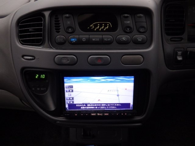 MITSUBISHI DELICA SPACE GEAR 1997 Image 19