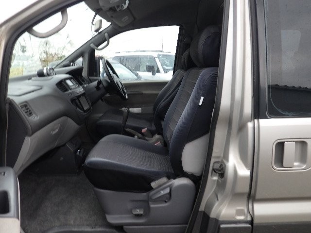 MITSUBISHI DELICA SPACE GEAR 1997 Image 22