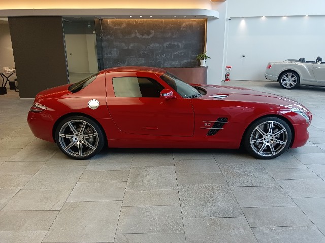 MERCEDES BENZ SLS AMG 2010 Image 19