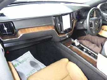 VOLVO XC60 2022 Image 3
