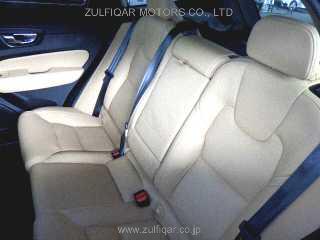 VOLVO XC60 2022 Image 6