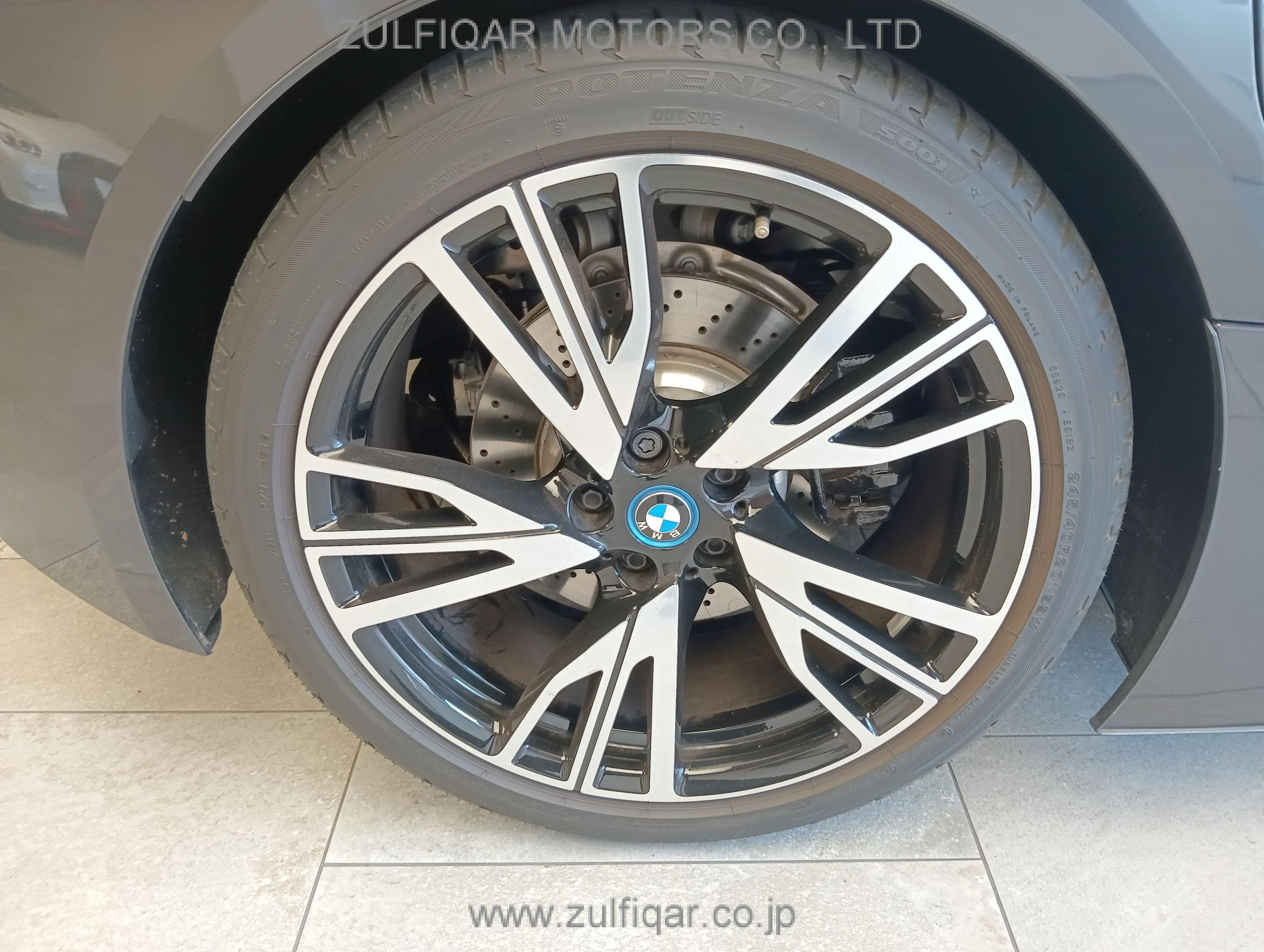 BMW i8 2015 Image 25