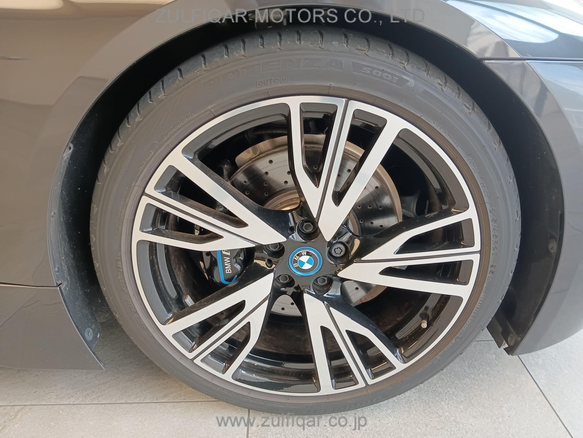 BMW i8 2015 Image 26