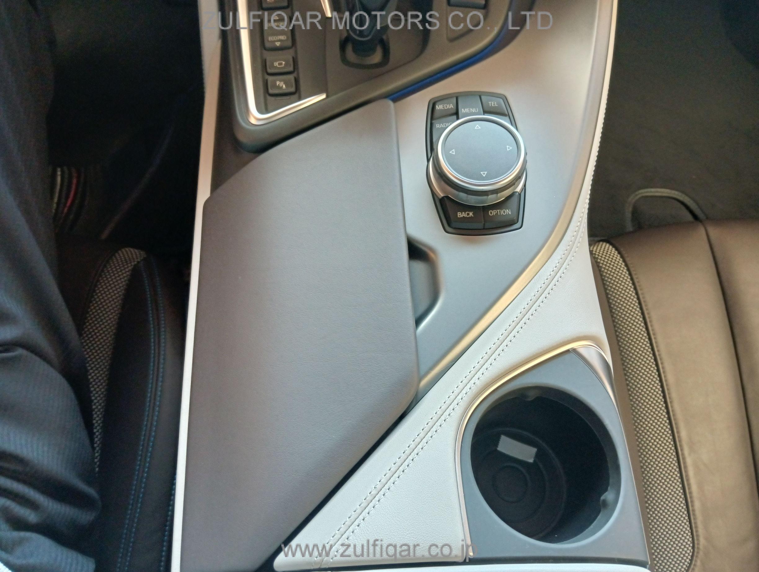 BMW i8 2015 Image 41