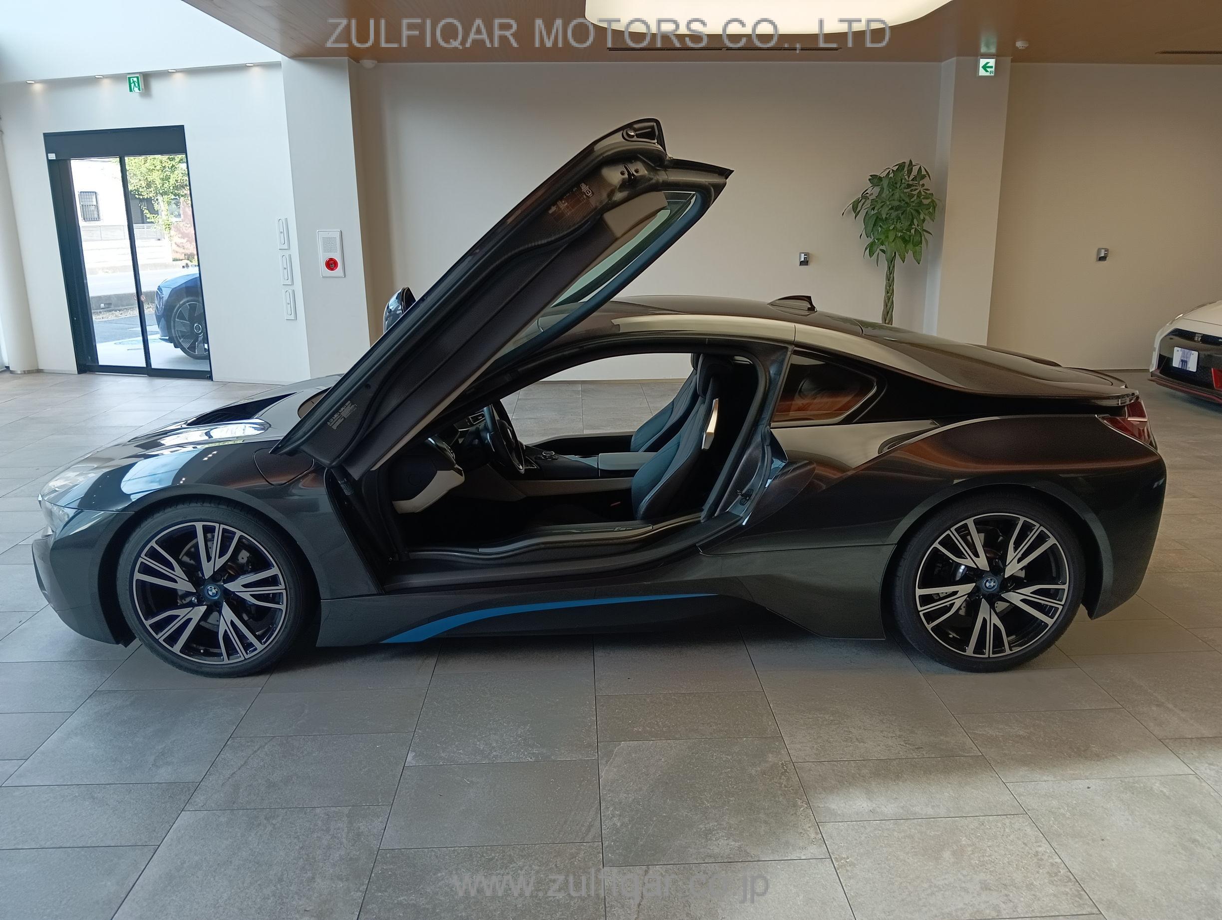 BMW i8 2015 Image 8