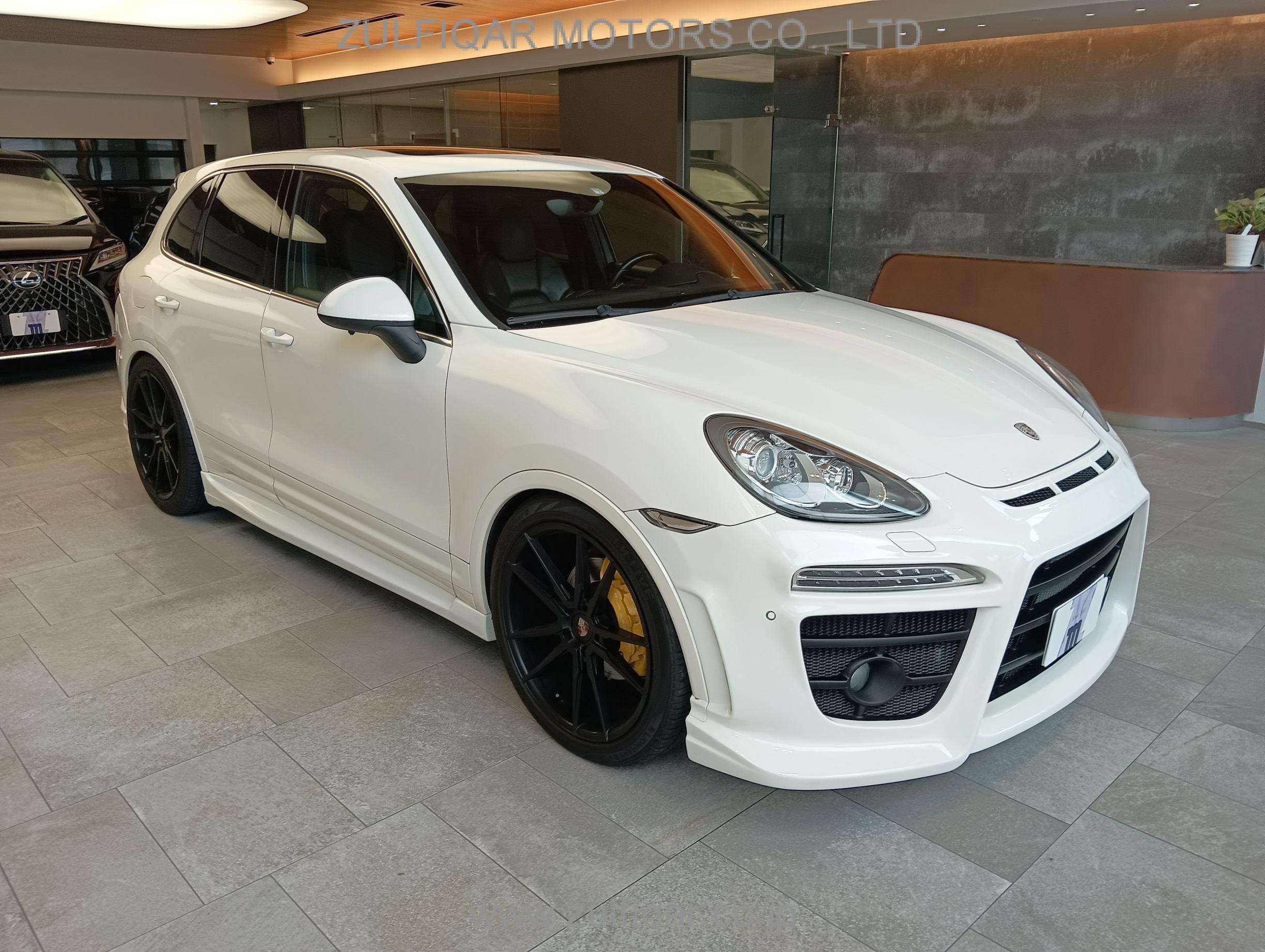 PORSCHE CAYENNE 2012 Image 3