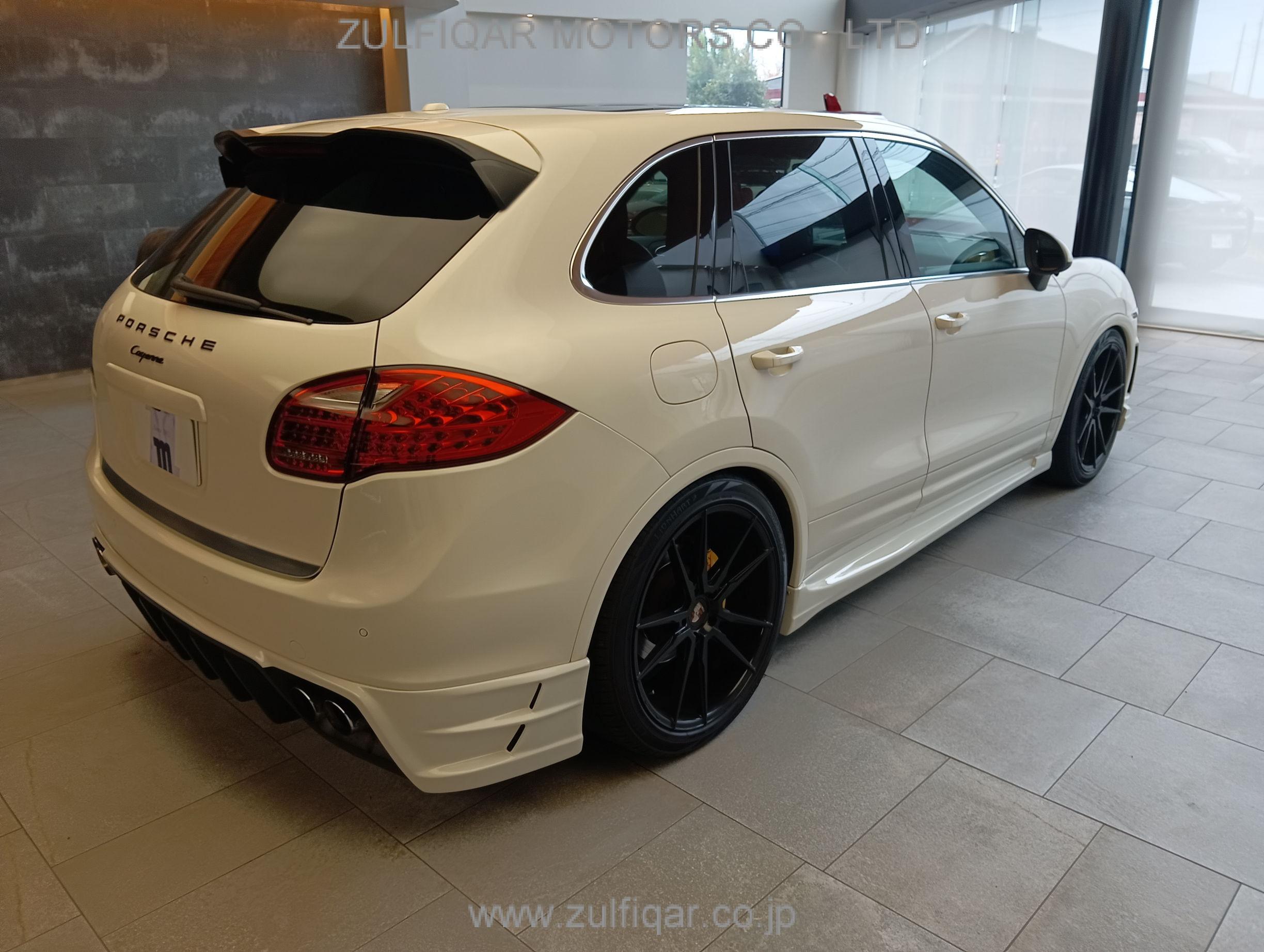 PORSCHE CAYENNE 2012 Image 7