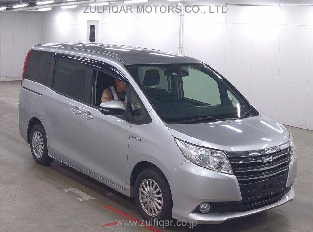 TOYOTA NOAH 2016 Image 2