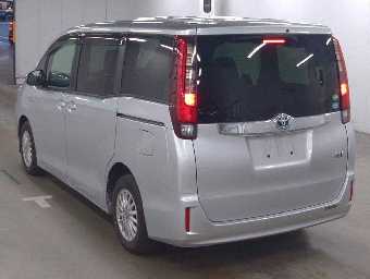 TOYOTA NOAH 2016 Image 3