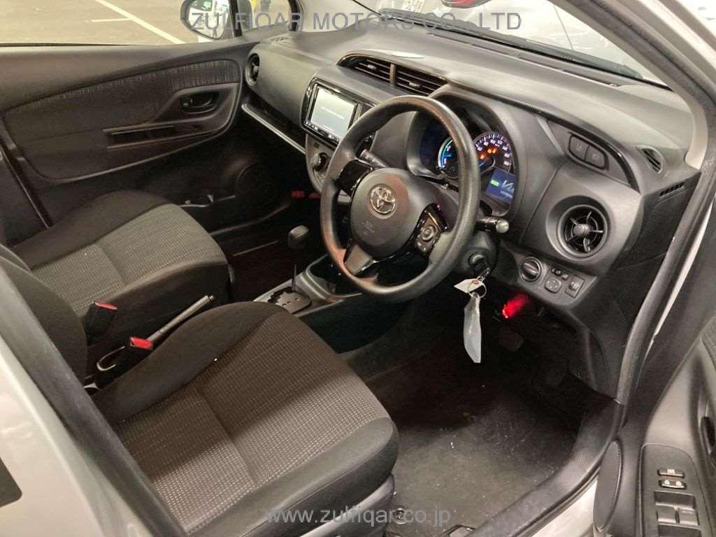 TOYOTA VITZ 2019 Image 5