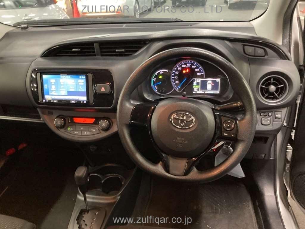 TOYOTA VITZ 2019 Image 7