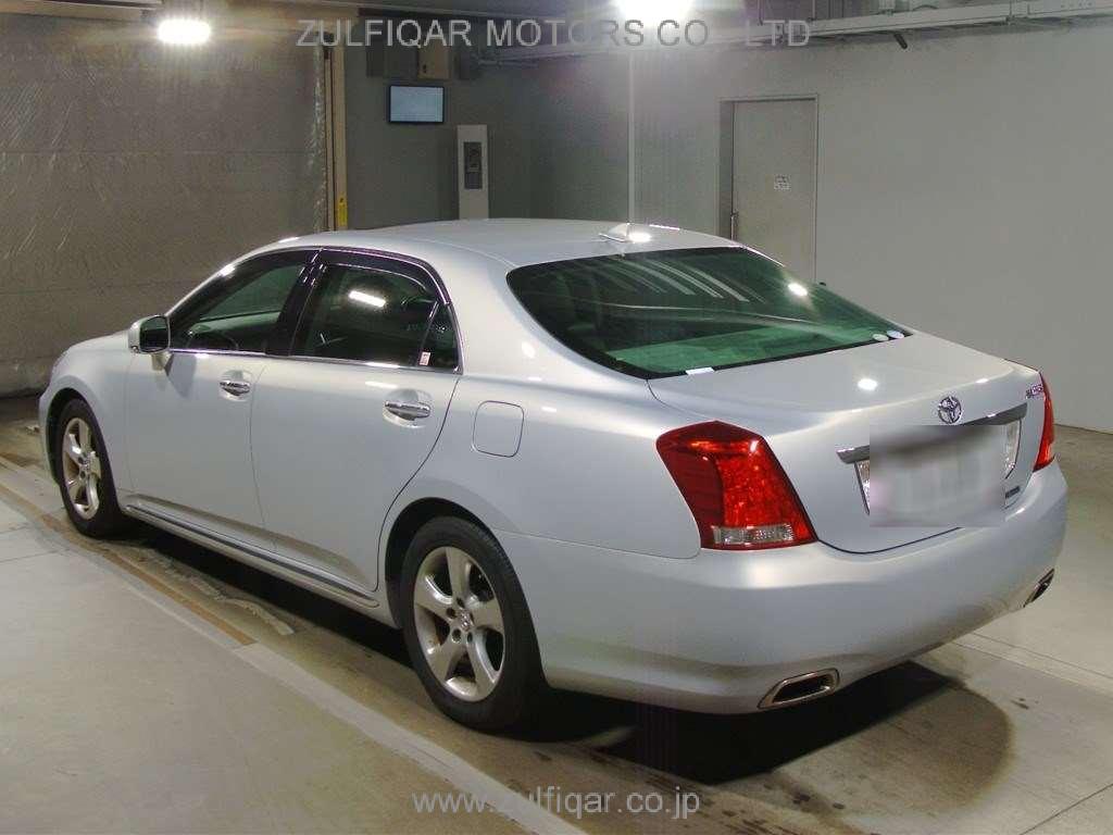 TOYOTA CROWN MAJESTA 2011 Image 4