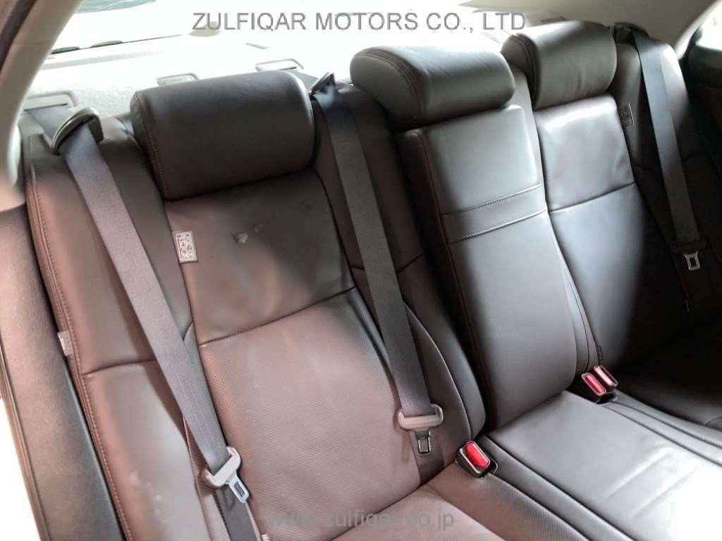 TOYOTA CROWN MAJESTA 2011 Image 7