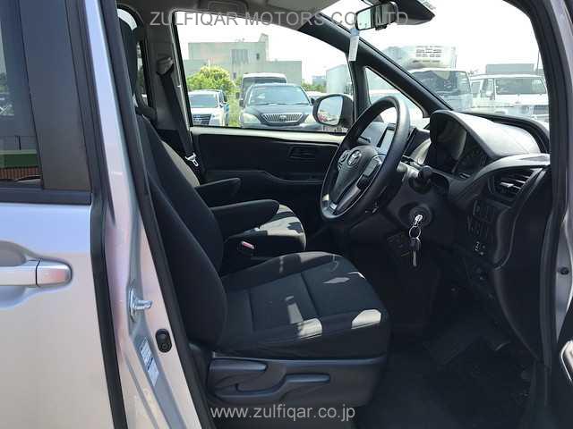 TOYOTA NOAH 2020 Image 23