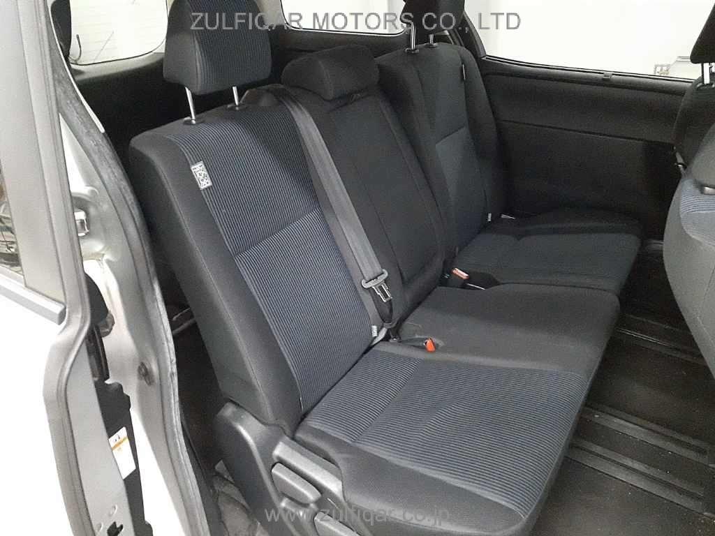 TOYOTA NOAH 2020 Image 10