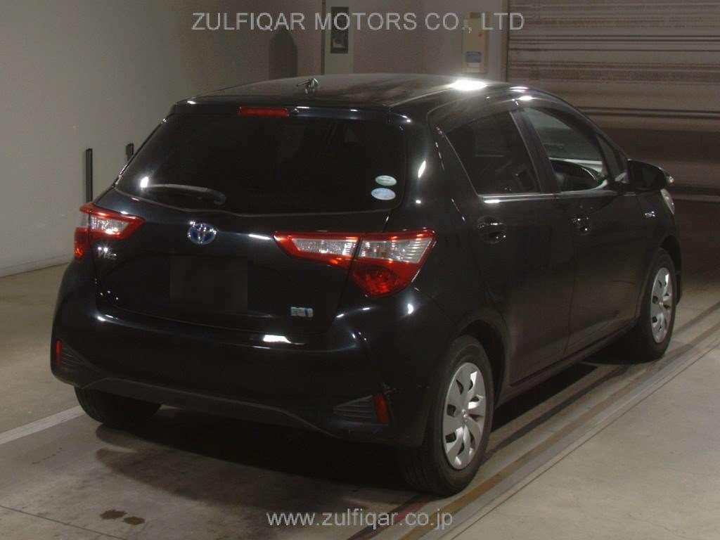 TOYOTA VITZ 2017 Image 2