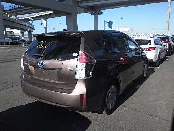 TOYOTA PRIUS ALPHA 2017 Image 4