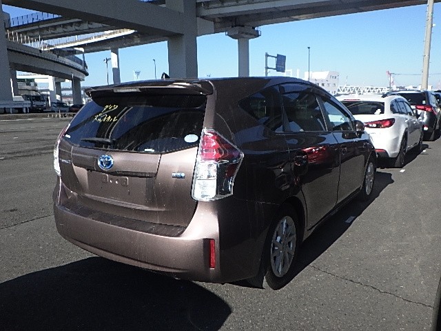 TOYOTA PRIUS ALPHA 2017 Image 22