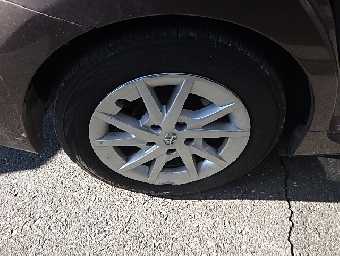 TOYOTA PRIUS ALPHA 2017 Image 5