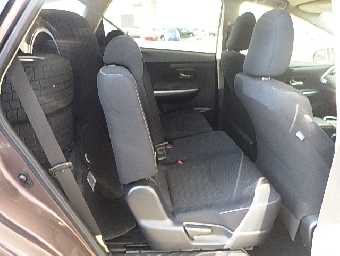 TOYOTA PRIUS ALPHA 2017 Image 12