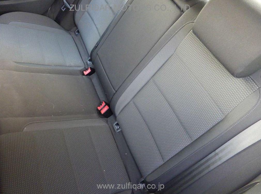 VOLKSWAGEN GOLF 2011 Image 6