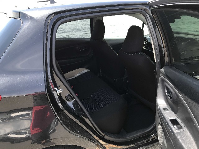 TOYOTA VITZ 2018 Image 22