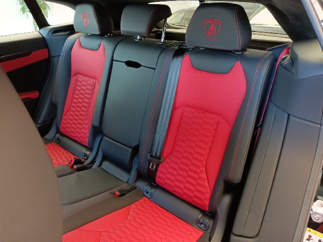 LAMBORGHINI URUS 2023 Image 28