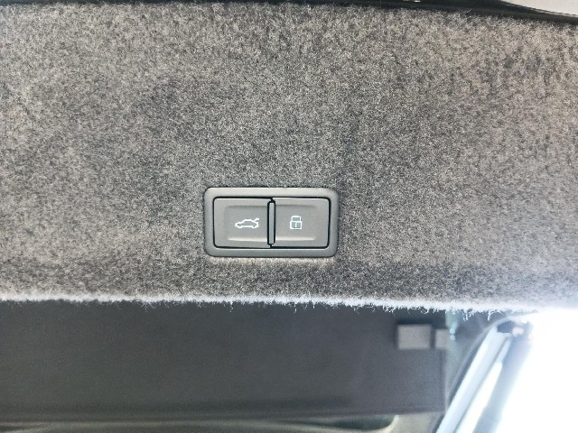 LAMBORGHINI URUS 2023 Image 31