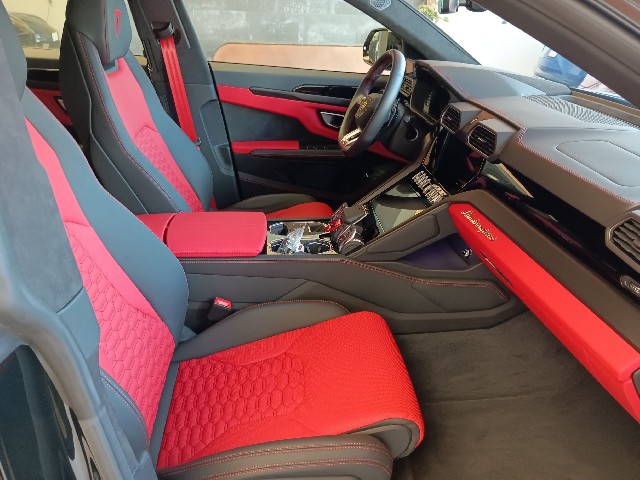 LAMBORGHINI URUS 2023 Image 33
