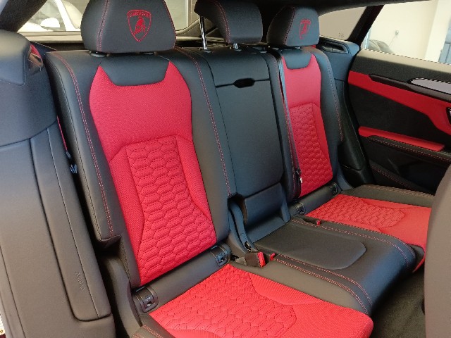 LAMBORGHINI URUS 2023 Image 37