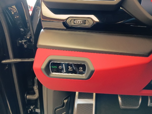 LAMBORGHINI URUS 2023 Image 43