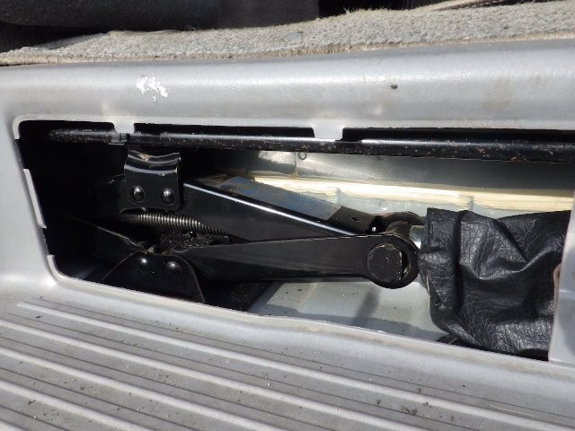 MAZDA BONGO FRIENDEE 2002 Image 31