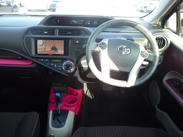 TOYOTA AQUA 2014 Image 19