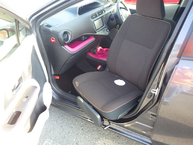 TOYOTA AQUA 2014 Image 21