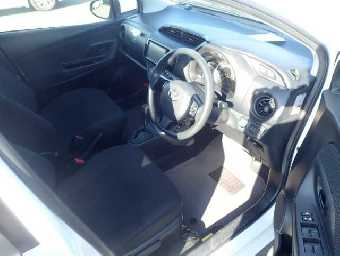 TOYOTA VITZ 2018 Image 5