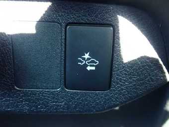 TOYOTA VITZ 2018 Image 7