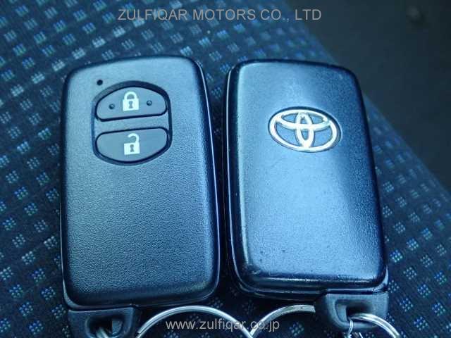 TOYOTA VITZ 2018 Image 10