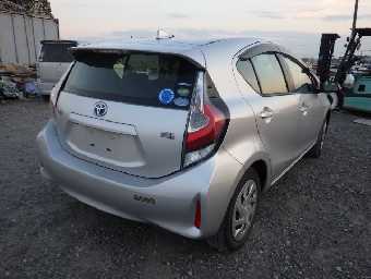 TOYOTA AQUA 2017 Image 12