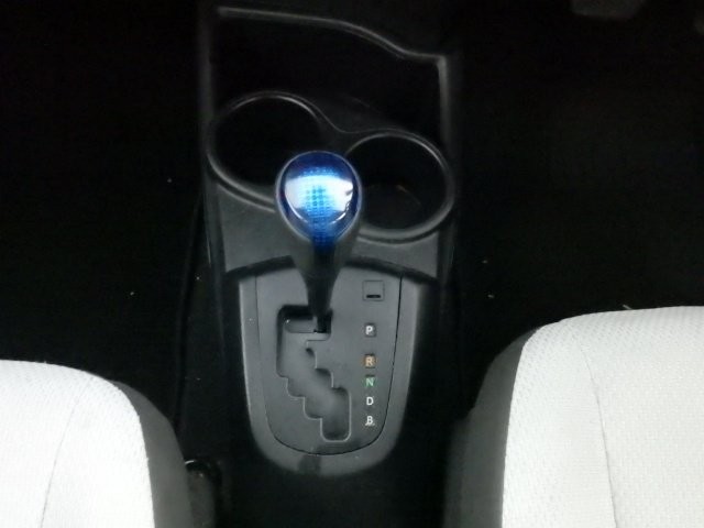 TOYOTA AQUA 2017 Image 21