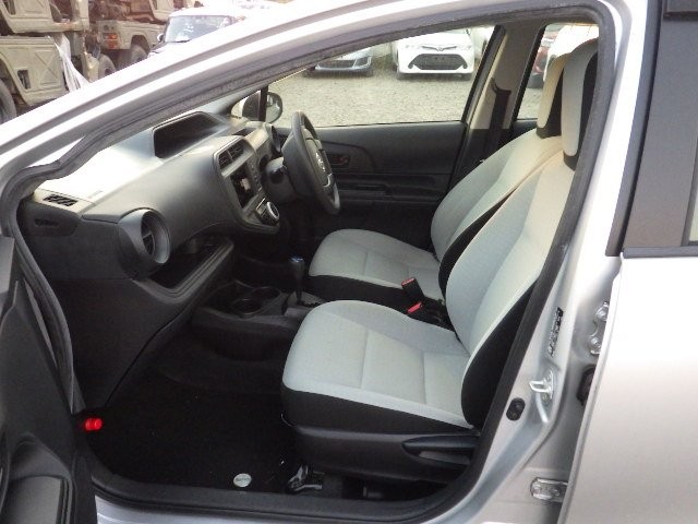 TOYOTA AQUA 2017 Image 26