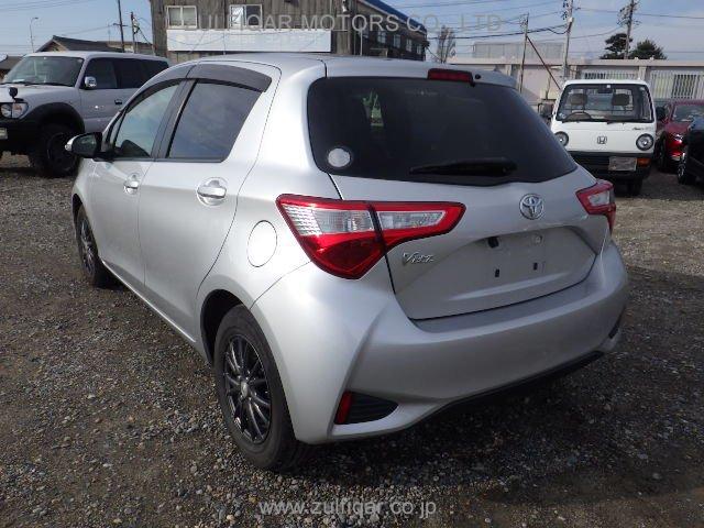 TOYOTA VITZ 2017 Image 11