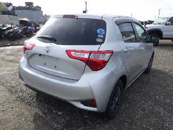 TOYOTA VITZ 2017 Image 4
