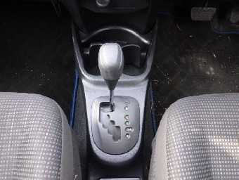 TOYOTA VITZ 2017 Image 7