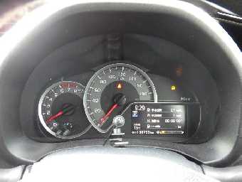 TOYOTA VITZ 2017 Image 9