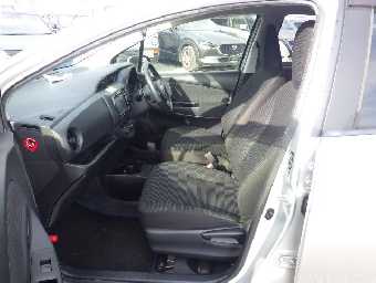 TOYOTA VITZ 2017 Image 11