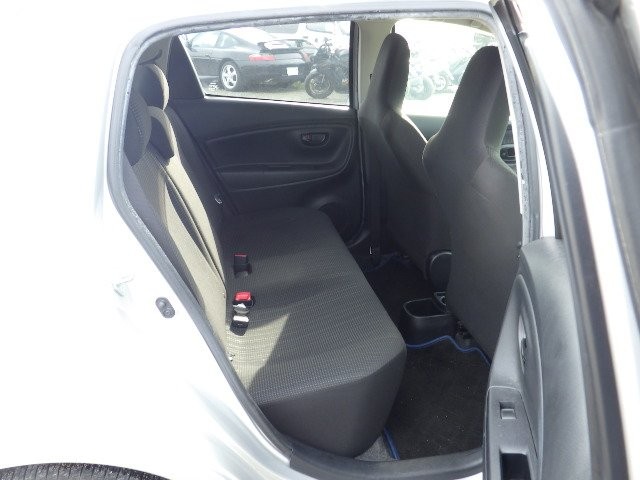 TOYOTA VITZ 2017 Image 26