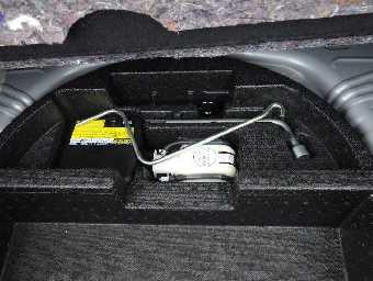 TOYOTA VITZ 2017 Image 14