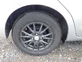 TOYOTA VITZ 2017 Image 19