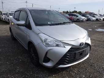TOYOTA VITZ 2017 Image 2